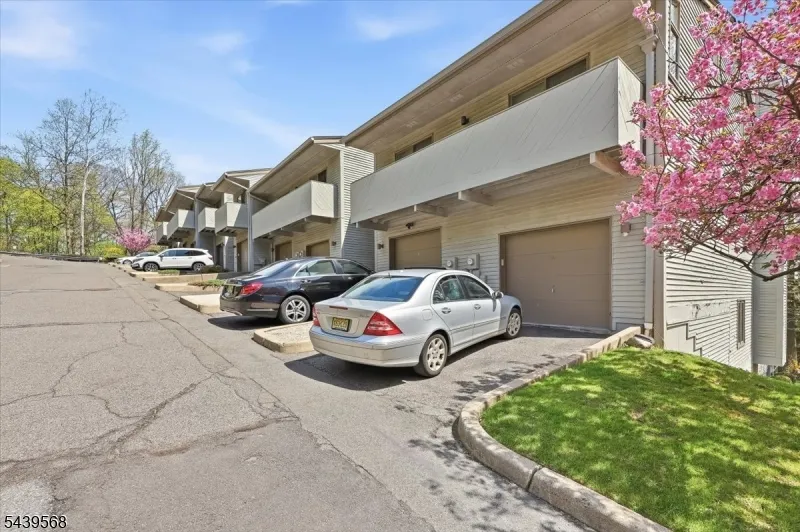 52 Adams Ter Clifton City, NJ 07013