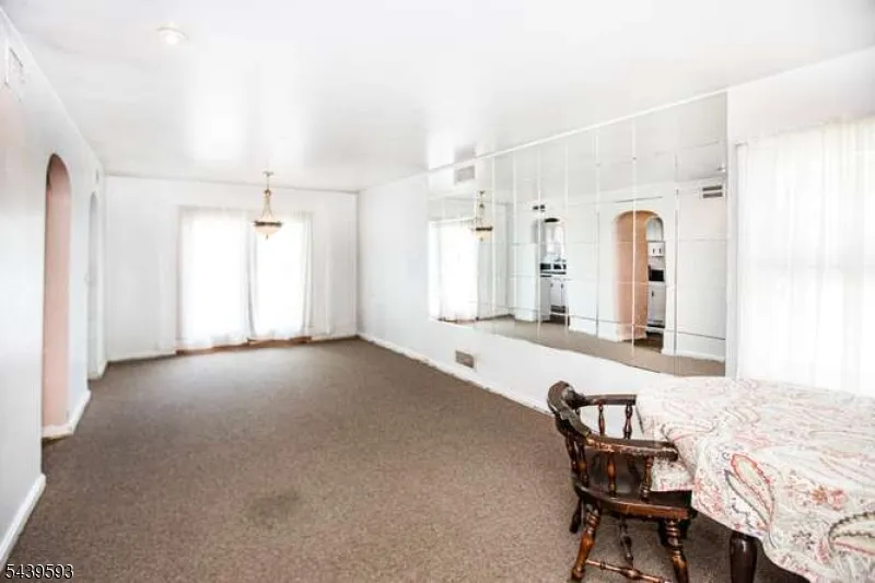 4 Beverly Rd Glen Rock, NJ 07452