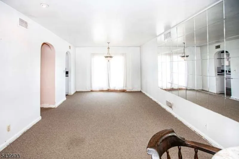 4 Beverly Rd Glen Rock, NJ 07452