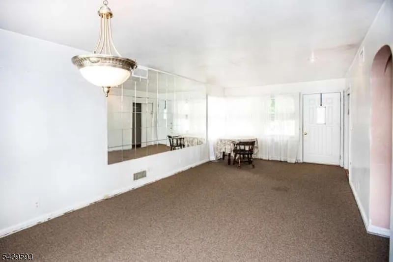 4 Beverly Rd Glen Rock, NJ 07452