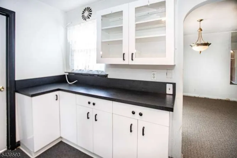 4 Beverly Rd Glen Rock, NJ 07452
