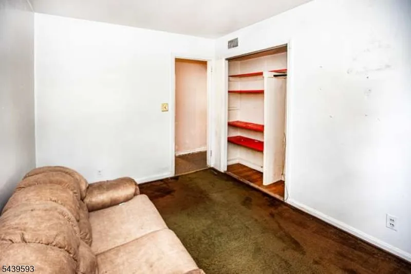 4 Beverly Rd Glen Rock, NJ 07452