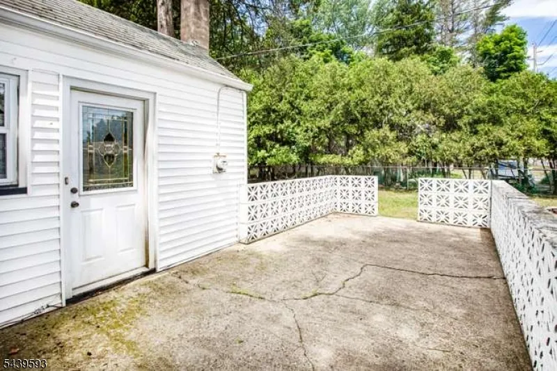 4 Beverly Rd Glen Rock, NJ 07452