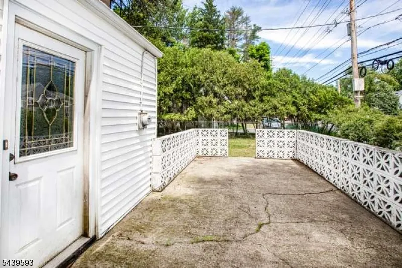 4 Beverly Rd Glen Rock, NJ 07452