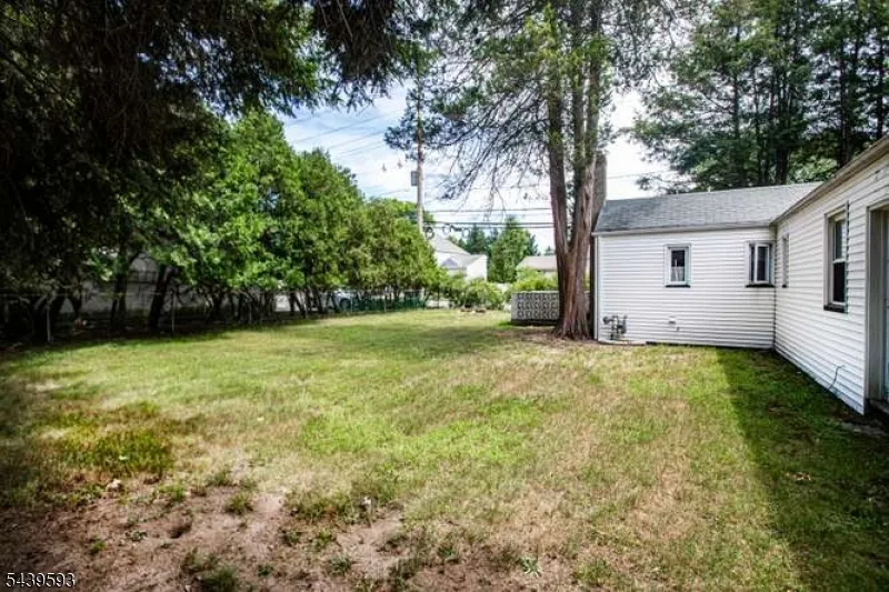 4 Beverly Rd Glen Rock, NJ 07452