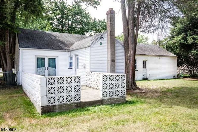 4 Beverly Rd Glen Rock, NJ 07452