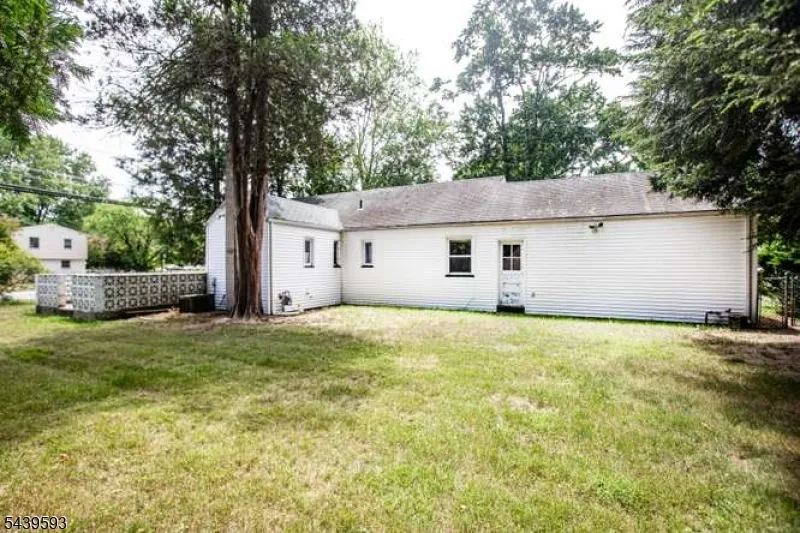 4 Beverly Rd Glen Rock, NJ 07452