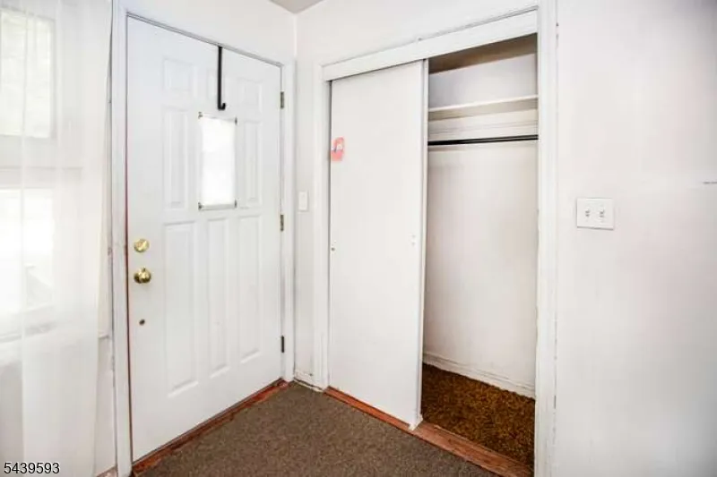 4 Beverly Rd Glen Rock, NJ 07452