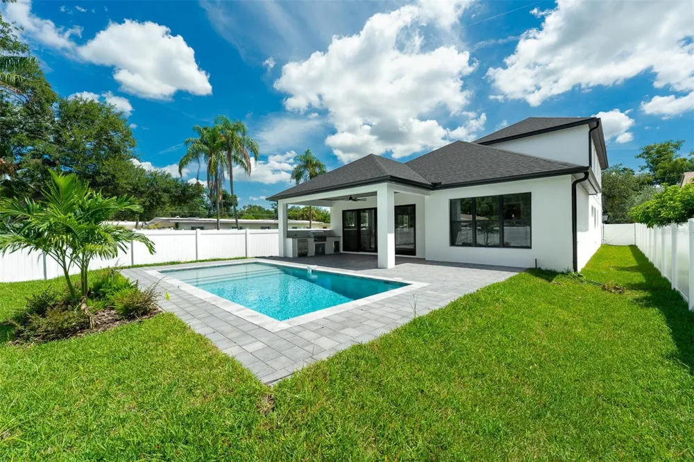 1526 MILLER AVENUE Winter Park, FL 32789