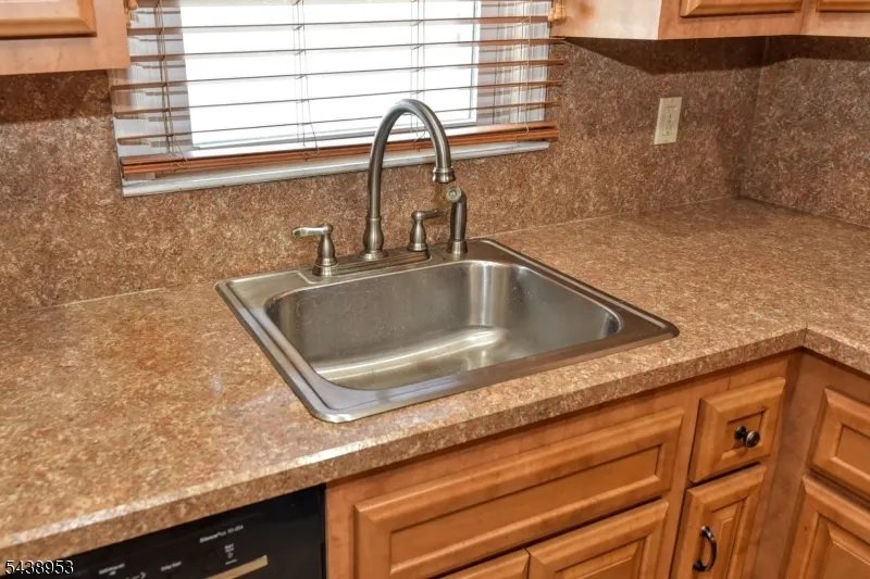 23 Harrison Ave Saddle Brook, NJ 07663