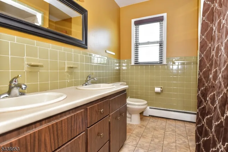 23 Harrison Ave Saddle Brook, NJ 07663