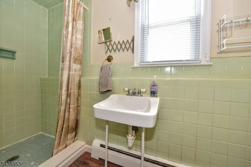 23 Harrison Ave Saddle Brook, NJ 07663