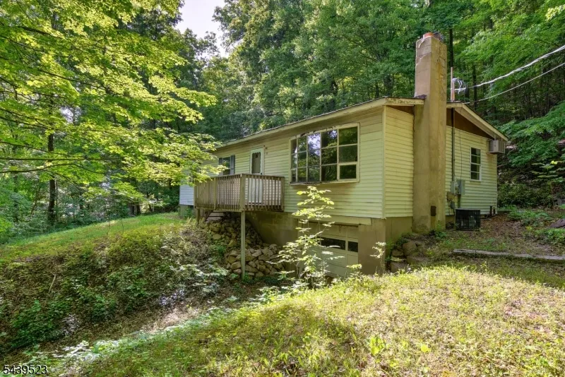 77 Sand Pond Rd Hardyston, NJ 07419