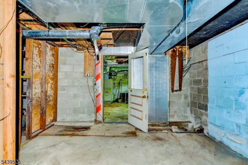 77 Sand Pond Rd Hardyston, NJ 07419