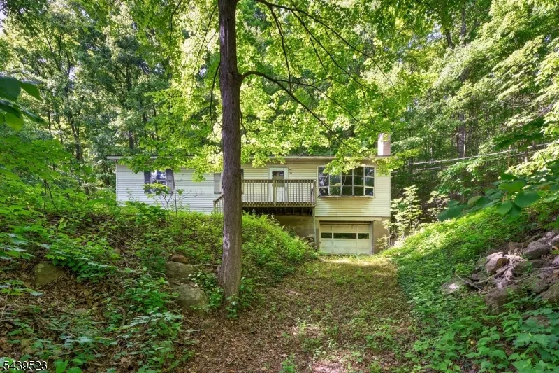 77 Sand Pond Rd Hardyston, NJ 07419
