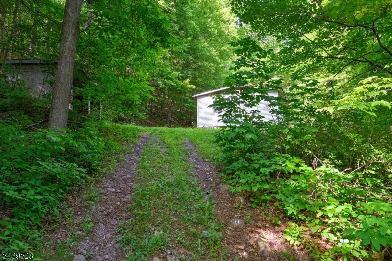77 Sand Pond Rd Hardyston, NJ 07419
