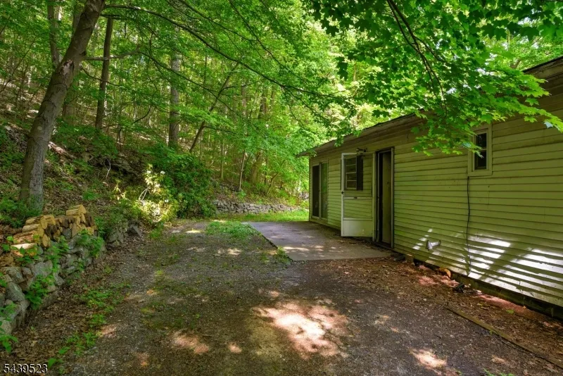77 Sand Pond Rd Hardyston, NJ 07419
