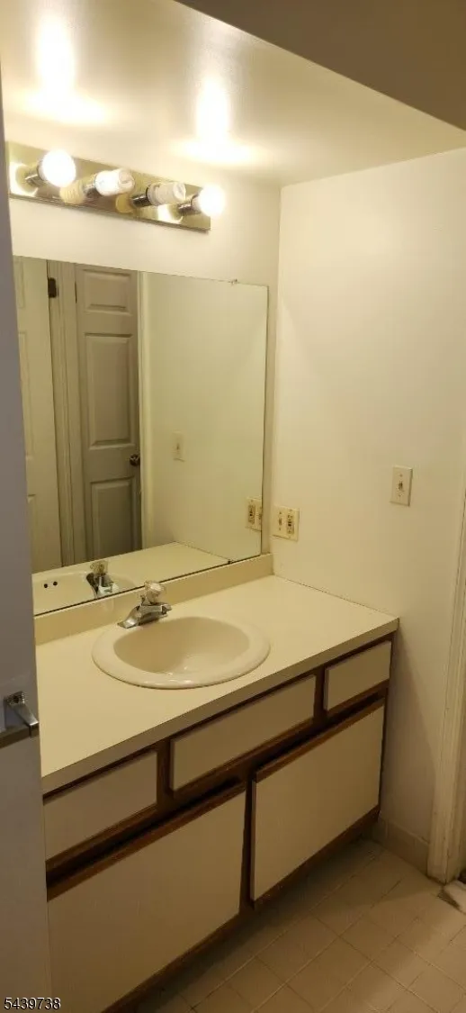 664 Irvington A C0020 #20 Unit 20 Maplewood, NJ 07040