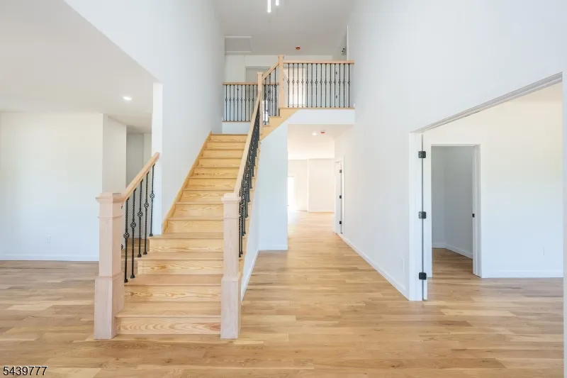 9 Emerald Dr Hardyston, NJ 07419