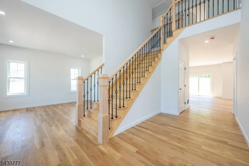 9 Emerald Dr Hardyston, NJ 07419