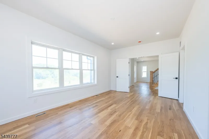 9 Emerald Dr Hardyston, NJ 07419