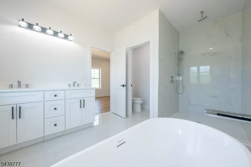9 Emerald Dr Hardyston, NJ 07419