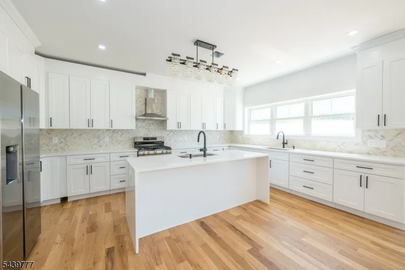 9 Emerald Dr Hardyston, NJ 07419