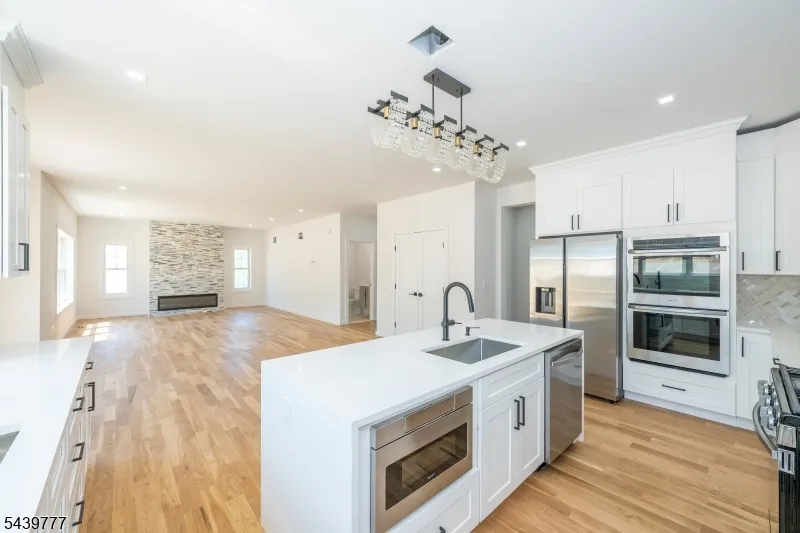 9 Emerald Dr Hardyston, NJ 07419