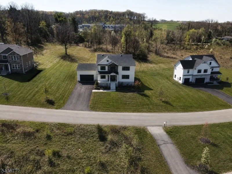 9 Emerald Dr Hardyston, NJ 07419