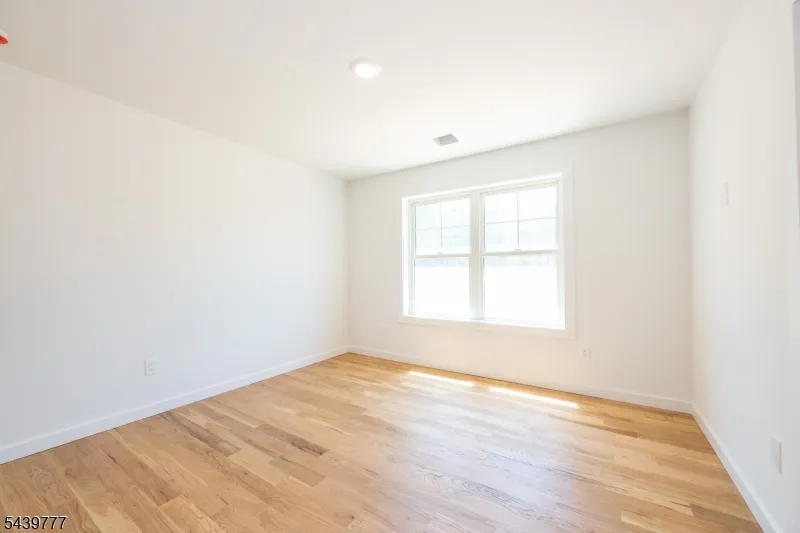 9 Emerald Dr Hardyston, NJ 07419