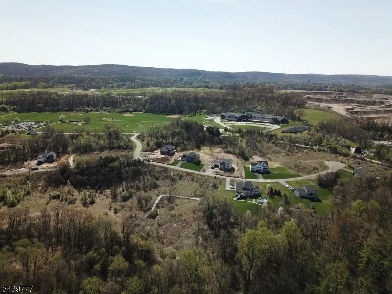 9 Emerald Dr Hardyston, NJ 07419