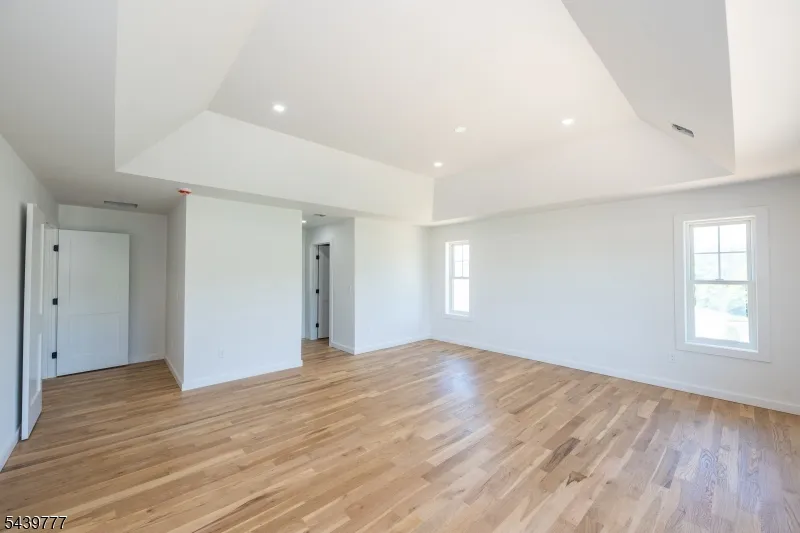 9 Emerald Dr Hardyston, NJ 07419