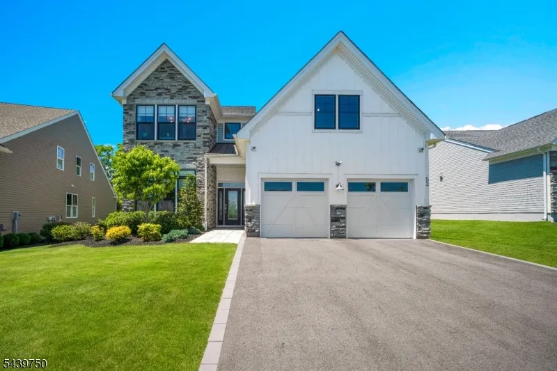 53 Sofia Dr Manalapan, NJ 07726