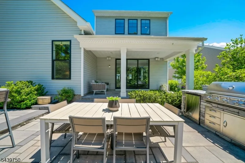 53 Sofia Dr Manalapan, NJ 07726