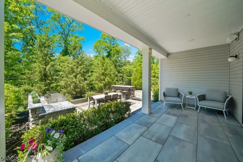 53 Sofia Dr Manalapan, NJ 07726