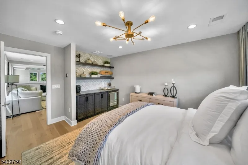 53 Sofia Dr Manalapan, NJ 07726