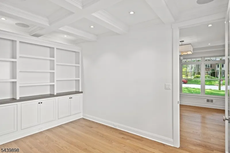 258 Hyslip Ave Westfield Town, NJ 07090
