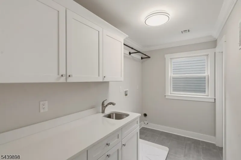 258 Hyslip Ave Westfield Town, NJ 07090