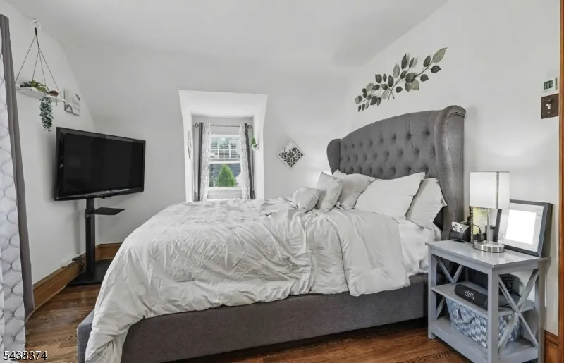 1312 Dewitt Ter Linden City, NJ 07036