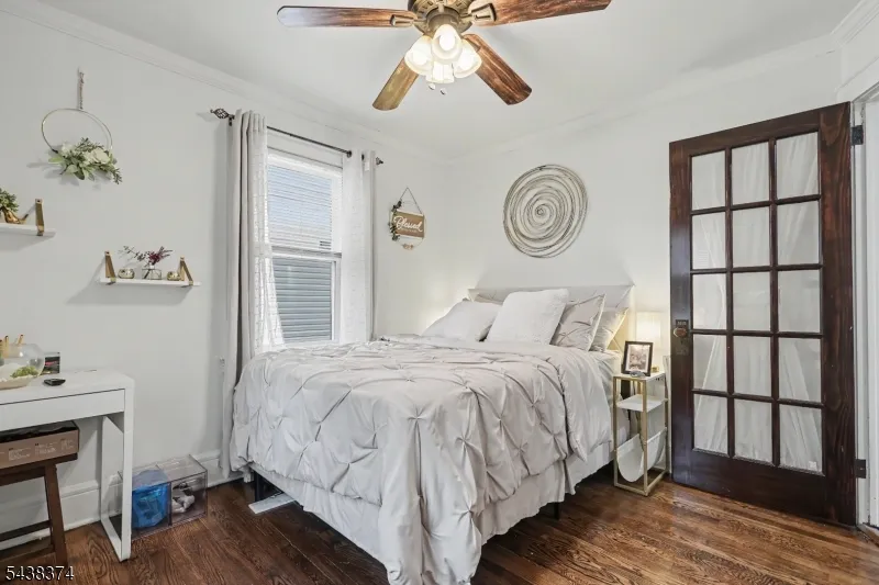 1312 Dewitt Ter Linden City, NJ 07036