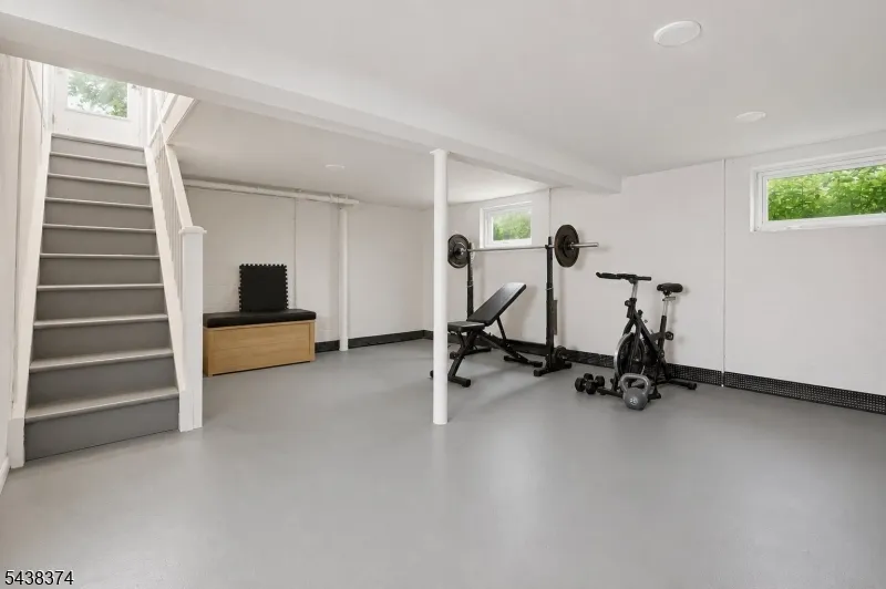 1312 Dewitt Ter Linden City, NJ 07036