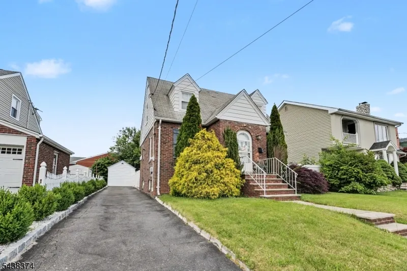 1312 Dewitt Ter Linden City, NJ 07036