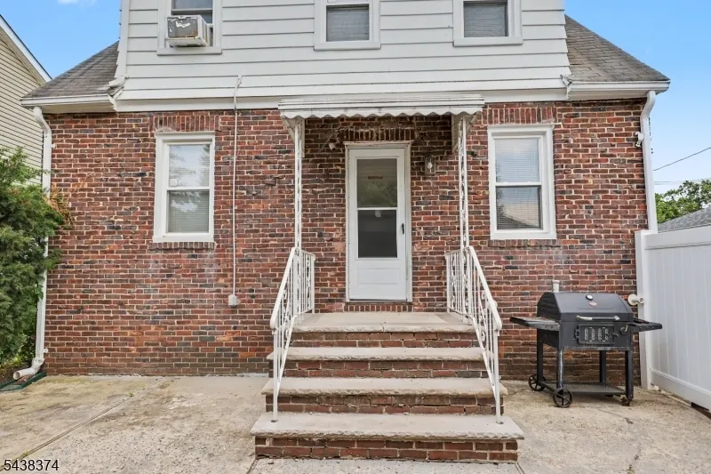 1312 Dewitt Ter Linden City, NJ 07036