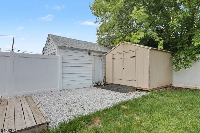 1312 Dewitt Ter Linden City, NJ 07036