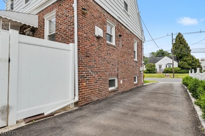 1312 Dewitt Ter Linden City, NJ 07036