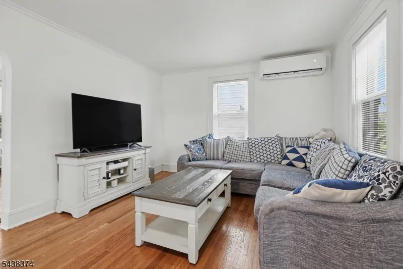 1312 Dewitt Ter Linden City, NJ 07036