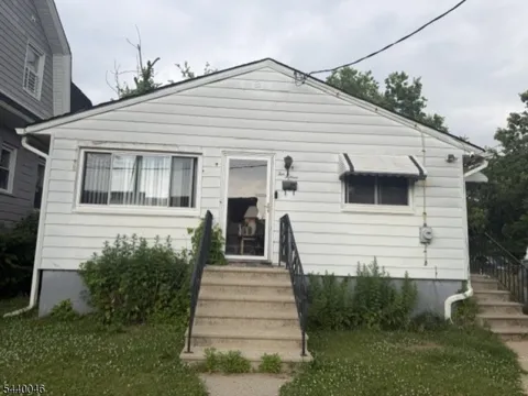 1015 Oak St