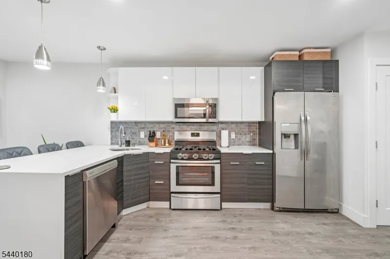 62 69Th St #209 Unit 209 Guttenberg Town, NJ 07093