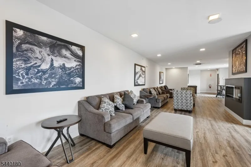 62 69Th St #209 Unit 209 Guttenberg Town, NJ 07093