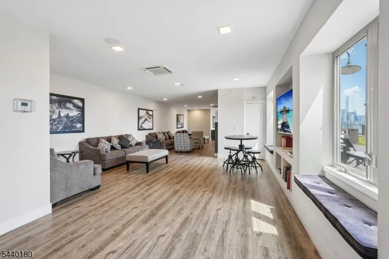 62 69Th St #209 Unit 209 Guttenberg Town, NJ 07093